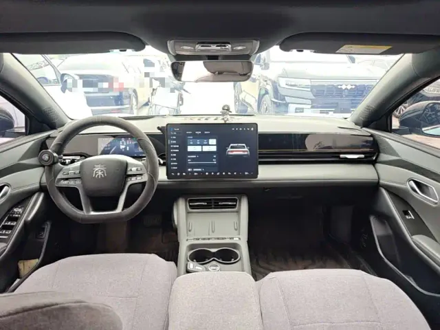 BYD Qin L — Фото автомобиля 9