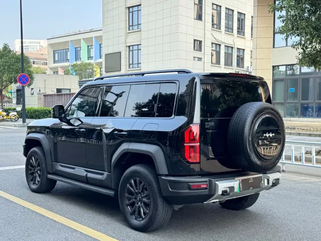 BYD FangChengBao Leopard 5 — Фото автомобиля 15