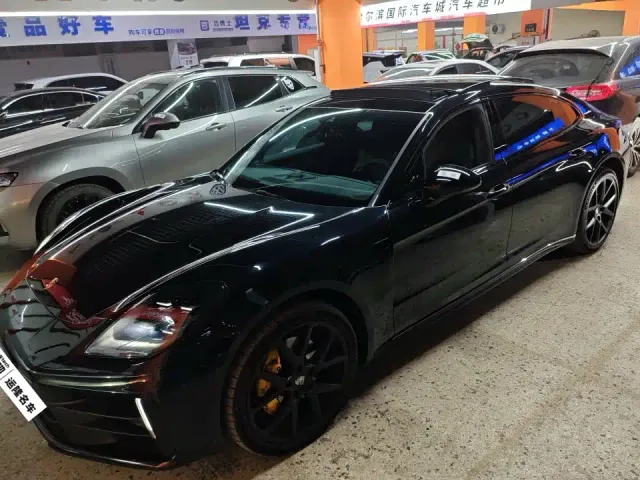 Фотография автомобиля — Porsche Panamera