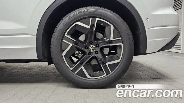Volkswagen Touareg Touareg 3 поколение 3.0 TDI Prestige — Фото автомобиля 21