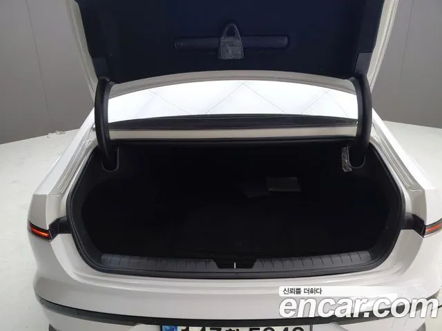 Hyundai Grandeur Grandeur (GN7) 2.5 Бензин 2WD — Фото автомобиля 18