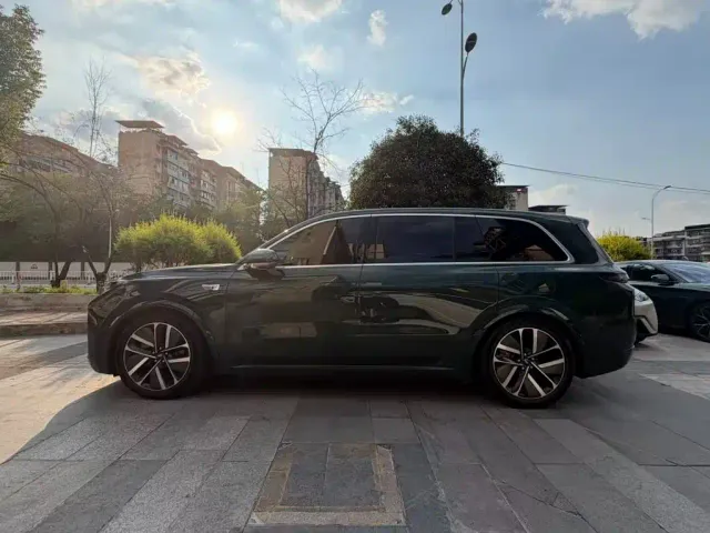 Li Auto L9 — Фото автомобиля 3