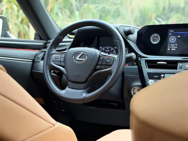 Lexus ES — Фото автомобиля 20