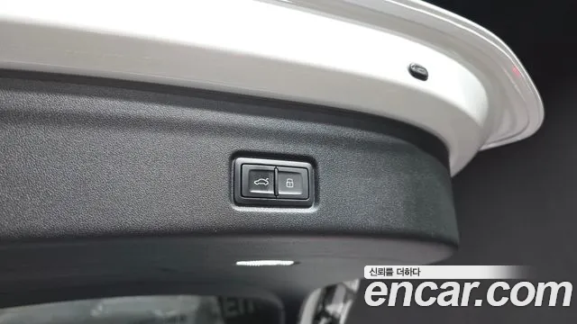 Audi SQ6 e-tron — Фото автомобиля 30