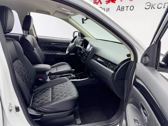 Mitsubishi Outlander — Фото автомобиля 11