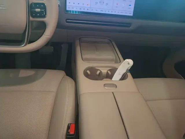 Li Auto i6 — Фото автомобиля 12