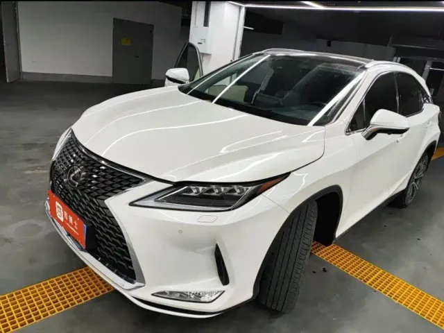 Lexus RX — Фото автомобиля 4