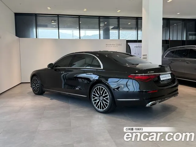 Mercedes-Benz S-Class — Фото автомобиля 3
