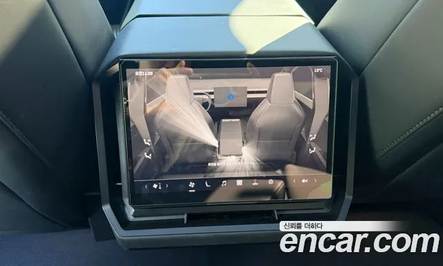 Tesla Cybertruck — Фото автомобиля 11