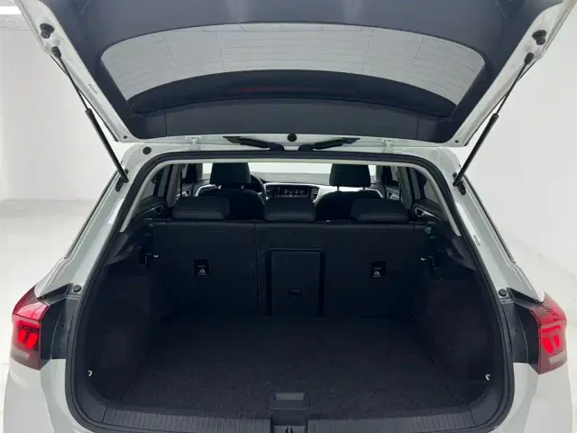 Volkswagen T-Roc — Фото автомобиля 19