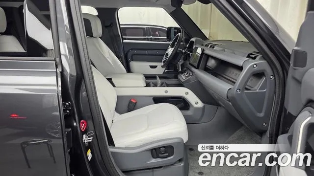 Land Rover Defender Defender (L663) 110 P300 X-Dynamic SE — Фото автомобиля 11