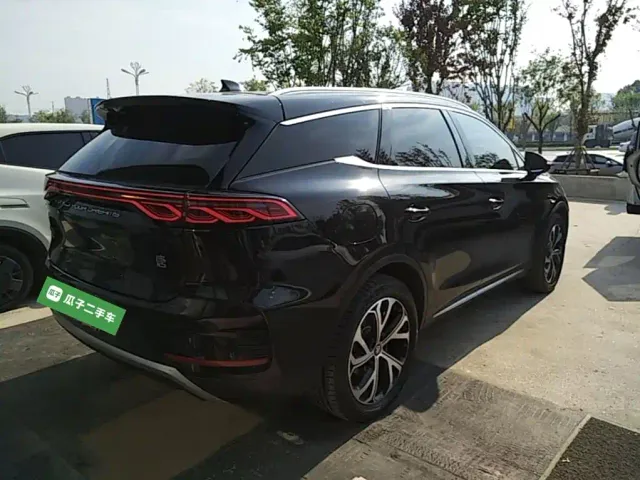 BYD Tang — Фото автомобиля 6