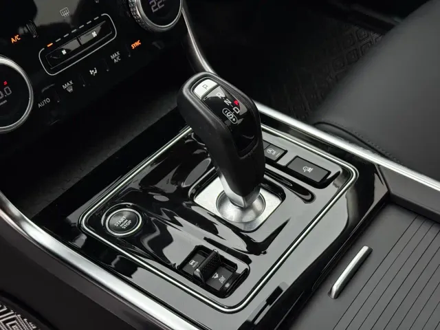 Jaguar XEL — Фото автомобиля 7