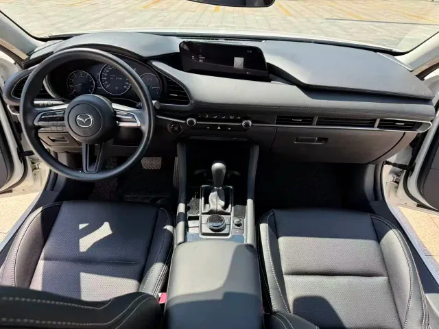 Mazda Axela — Фото автомобиля 24