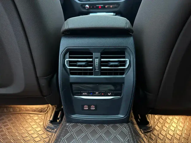 BMW 3 Series — Фото автомобиля 13