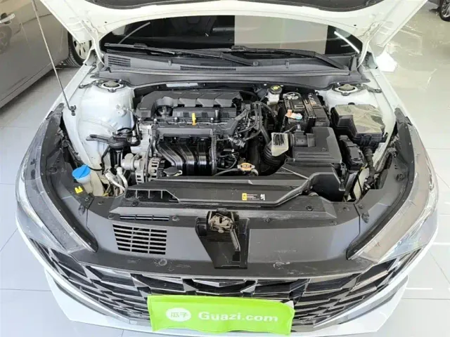 Hyundai Elantra — Фото автомобиля 19