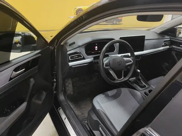Volkswagen Lavida — Фото автомобиля 15