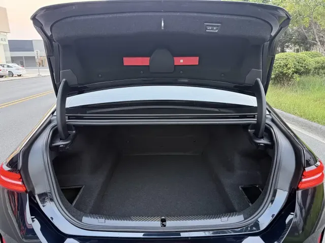 BMW 5 Series — Фото автомобиля 14