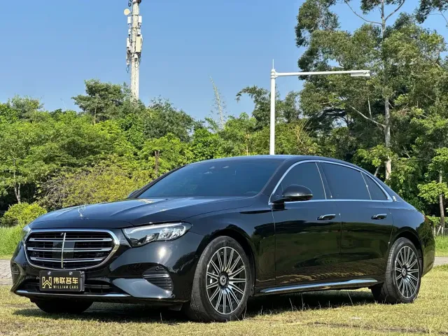 Фотография автомобиля — Mercedes-Benz E-Class