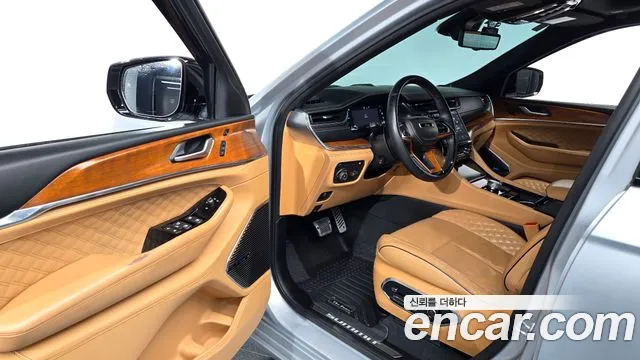 Jeep Cherokee — Фото автомобиля 10