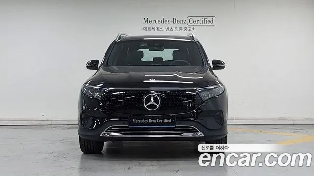 Mercedes-Benz EQB — Фото автомобиля 3
