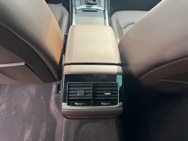 Volkswagen Phideon — Фото автомобиля 10