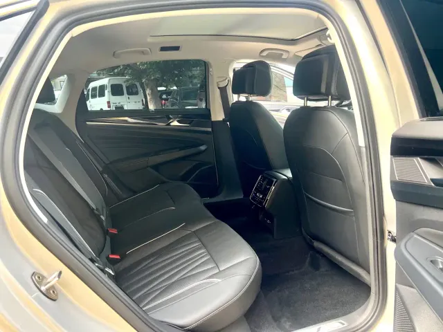 Volkswagen Passat — Фото автомобиля 19