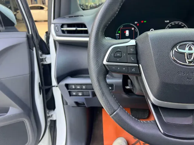 Toyota Granvia — Фото автомобиля 13