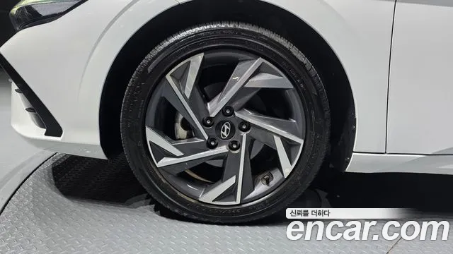 Hyundai Avante — Фото автомобиля 5