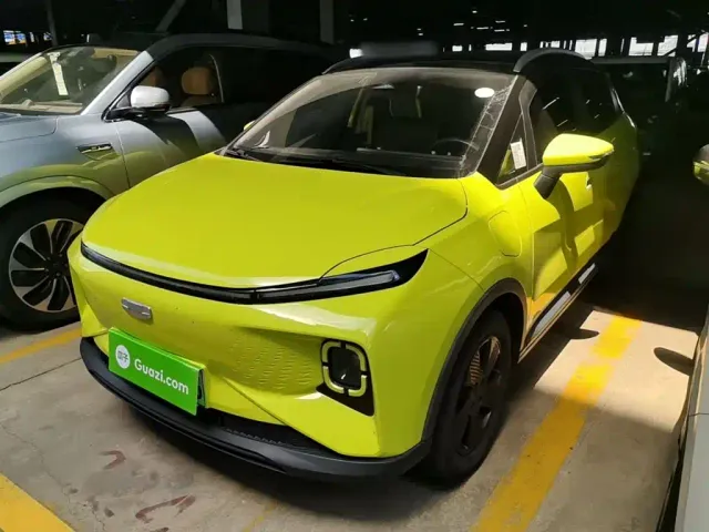 Фотография автомобиля — Geely Geometry E Firefly
