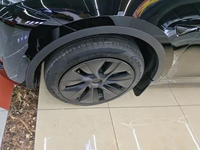 Tesla Model Y — Фото автомобиля 22