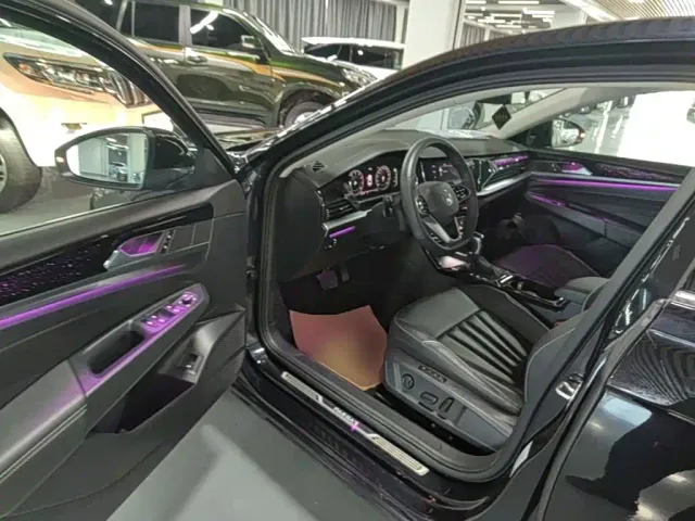 Volkswagen Passat — Фото автомобиля 15