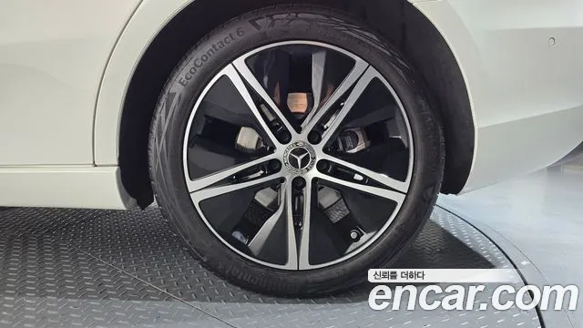 Mercedes-Benz A-Class W177 — Фото автомобиля 6