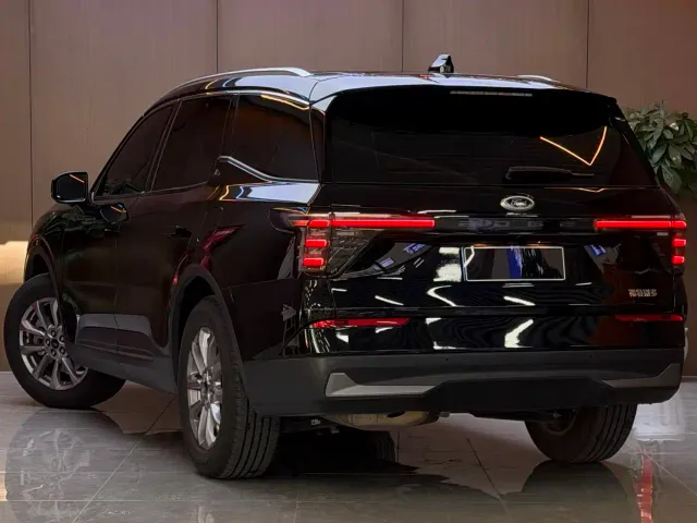 Ford Edge — Фото автомобиля 5