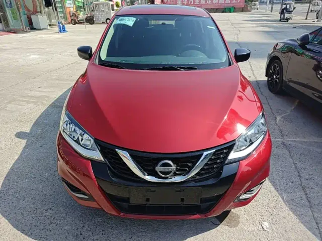 Nissan Tiida — Фото автомобиля 2