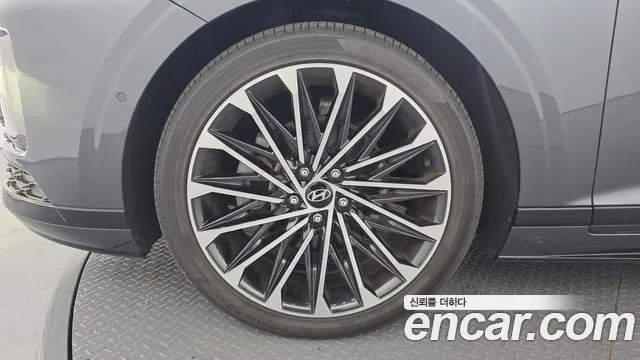 Hyundai Grandeur GN7 — Фото автомобиля 5
