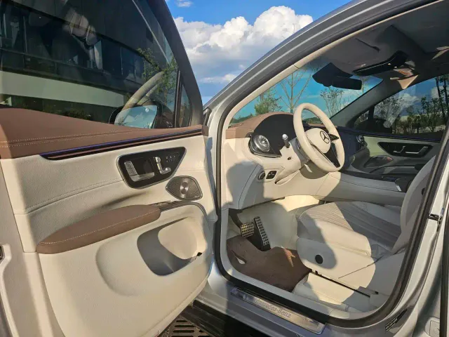 Mercedes-Benz EQS SUV — Фото автомобиля 10