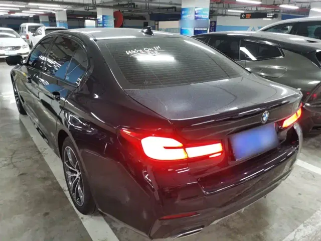 BMW 5 Series — Фото автомобиля 22