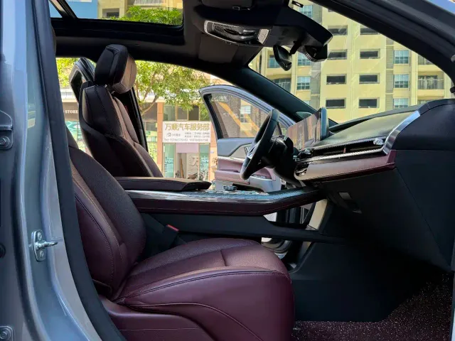 Cadillac XT5 — Фото автомобиля 28
