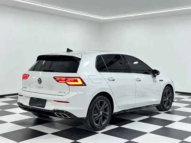 Volkswagen Golf — Фото автомобиля 6
