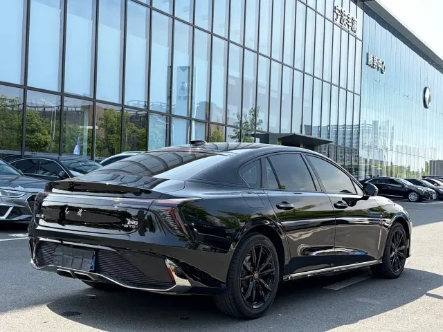 Hongqi H6 — Фото автомобиля 16