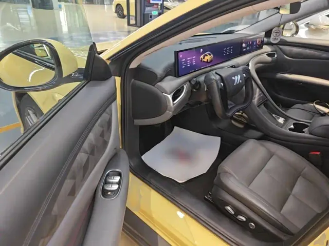 IM Motors L6 — Фото автомобиля 15