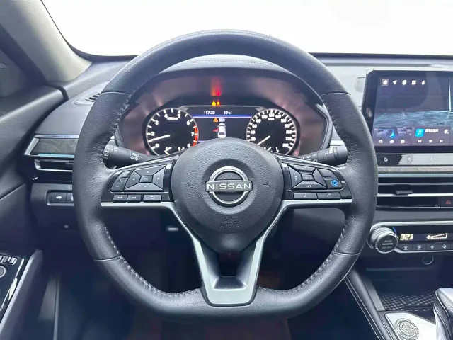Nissan Teana — Фото автомобиля 9