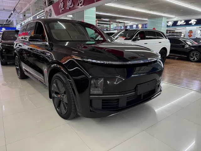 Li Auto L9 — Фото автомобиля 3