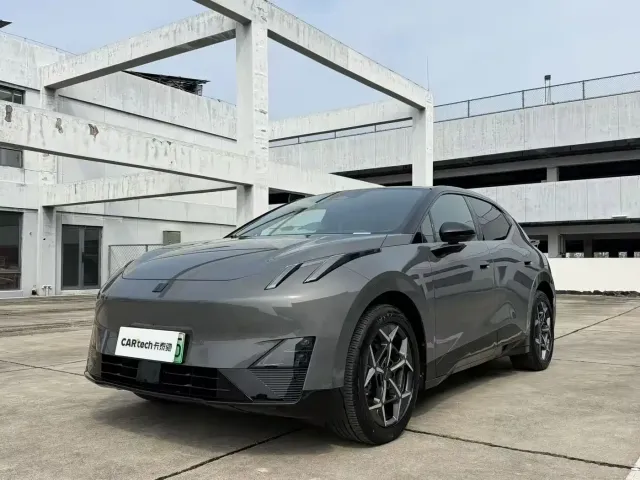 Фотография автомобиля — Lynk & Co Z20