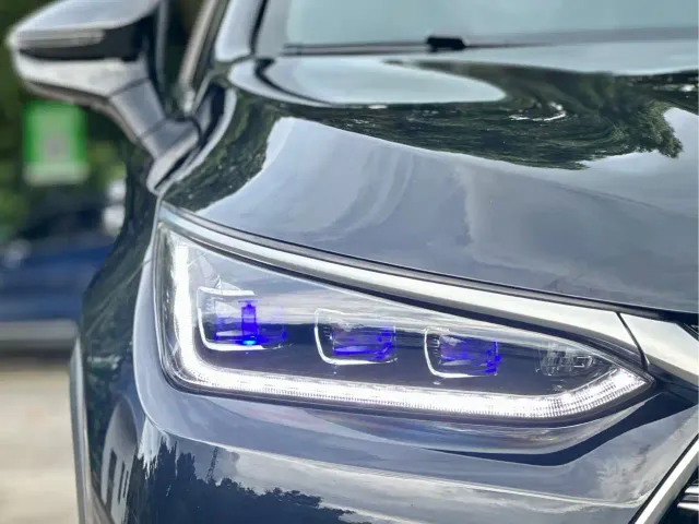 BYD Tang — Фото автомобиля 7