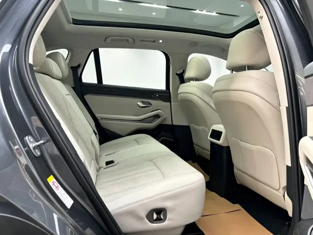 BYD Tang L — Фото автомобиля 7