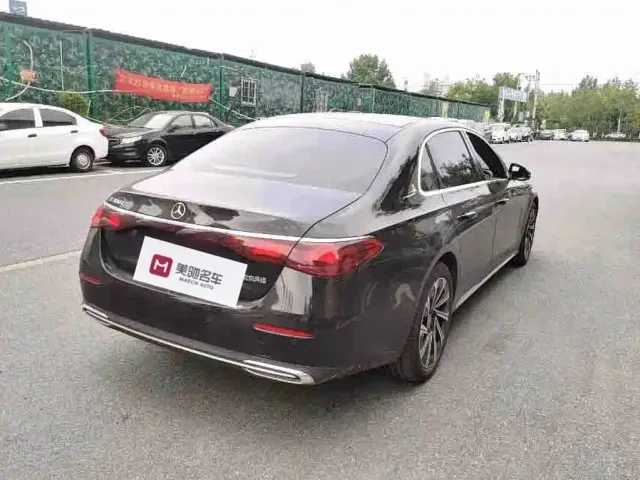 Mercedes-Benz E-Class — Фото автомобиля 6
