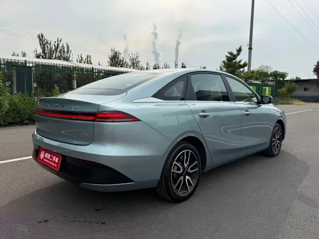 Roewe D6 — Фото автомобиля 6