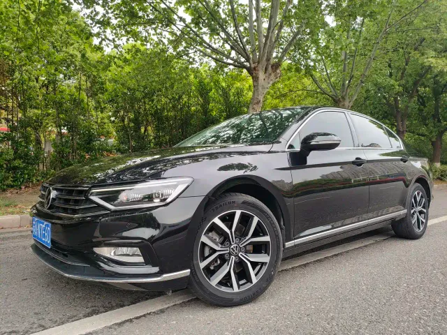 Фотография автомобиля — Volkswagen Magotan